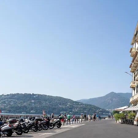 Esclusivo Fronte Lago, In Centro A Con Garage شقة *