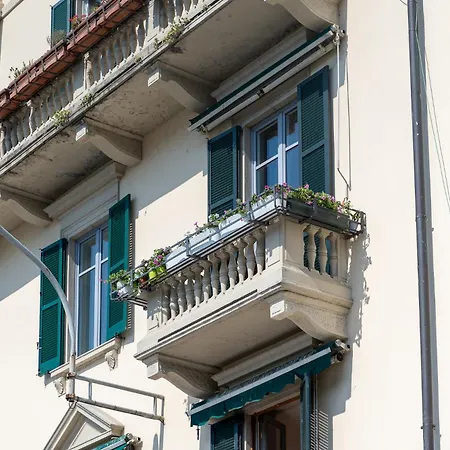 شقة Esclusivo Fronte Lago, In Centro A Con Garage