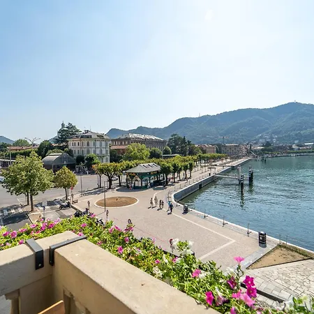 Esclusivo Fronte Lago, In Centro A Con Garage شقة *
